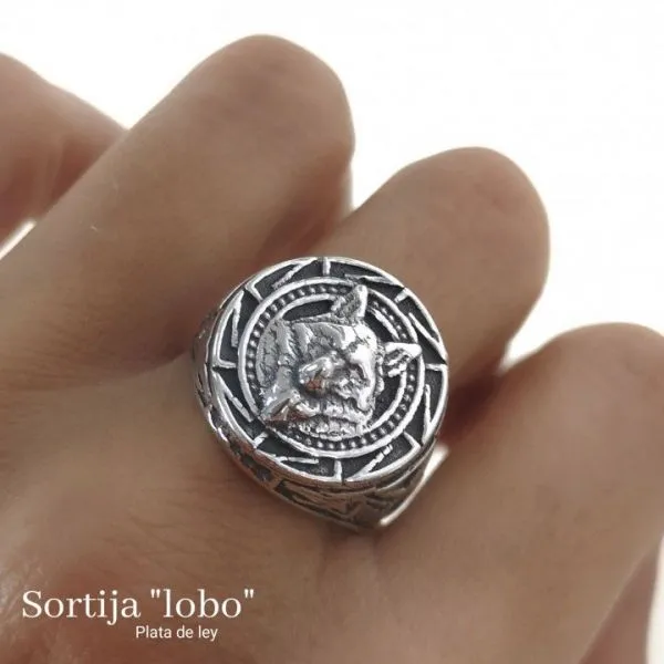 Anillo Sello Lobo en Plata