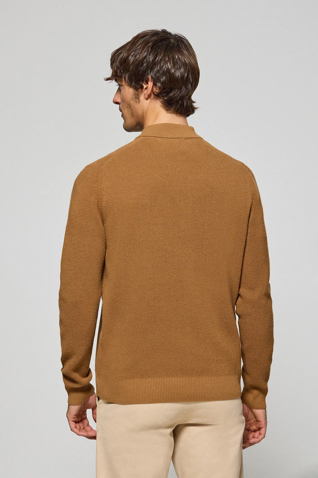 Jersey Pol color camel con cuello de polo y cremallera y detalle Rigby Go