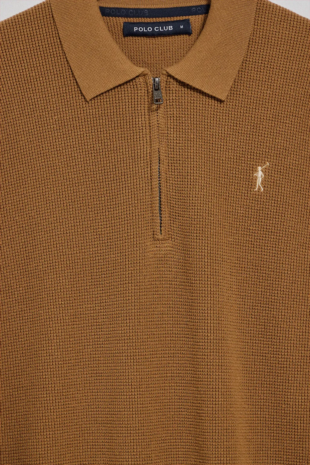 Jersey Pol color camel con cuello de polo y cremallera y detalle Rigby Go