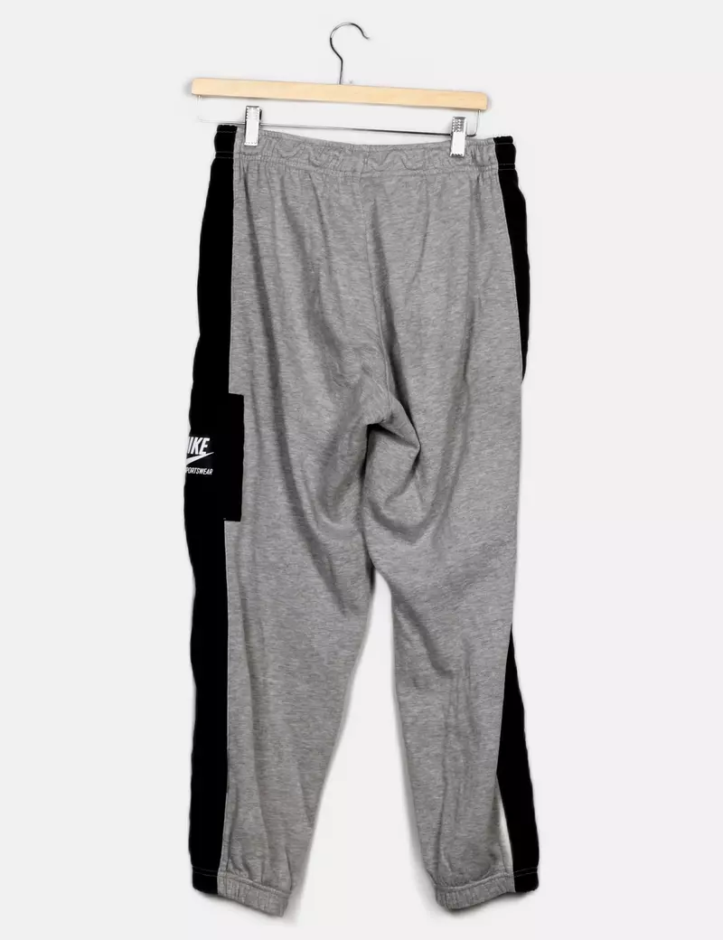 Nike Pantalones de chándal y joggers Rectos