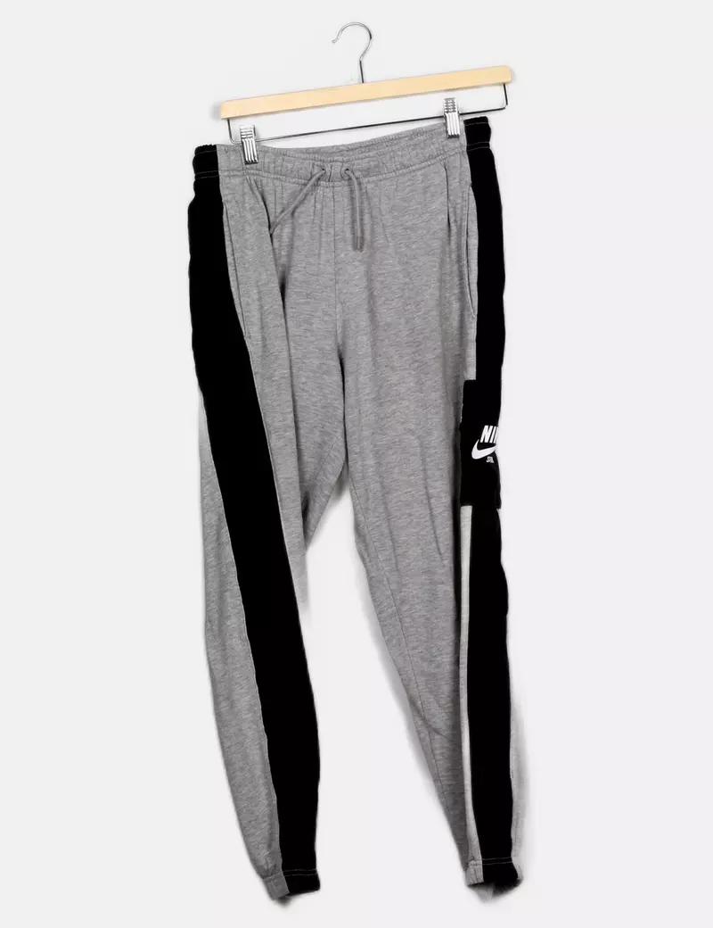 Nike Pantalones de chándal y joggers Rectos