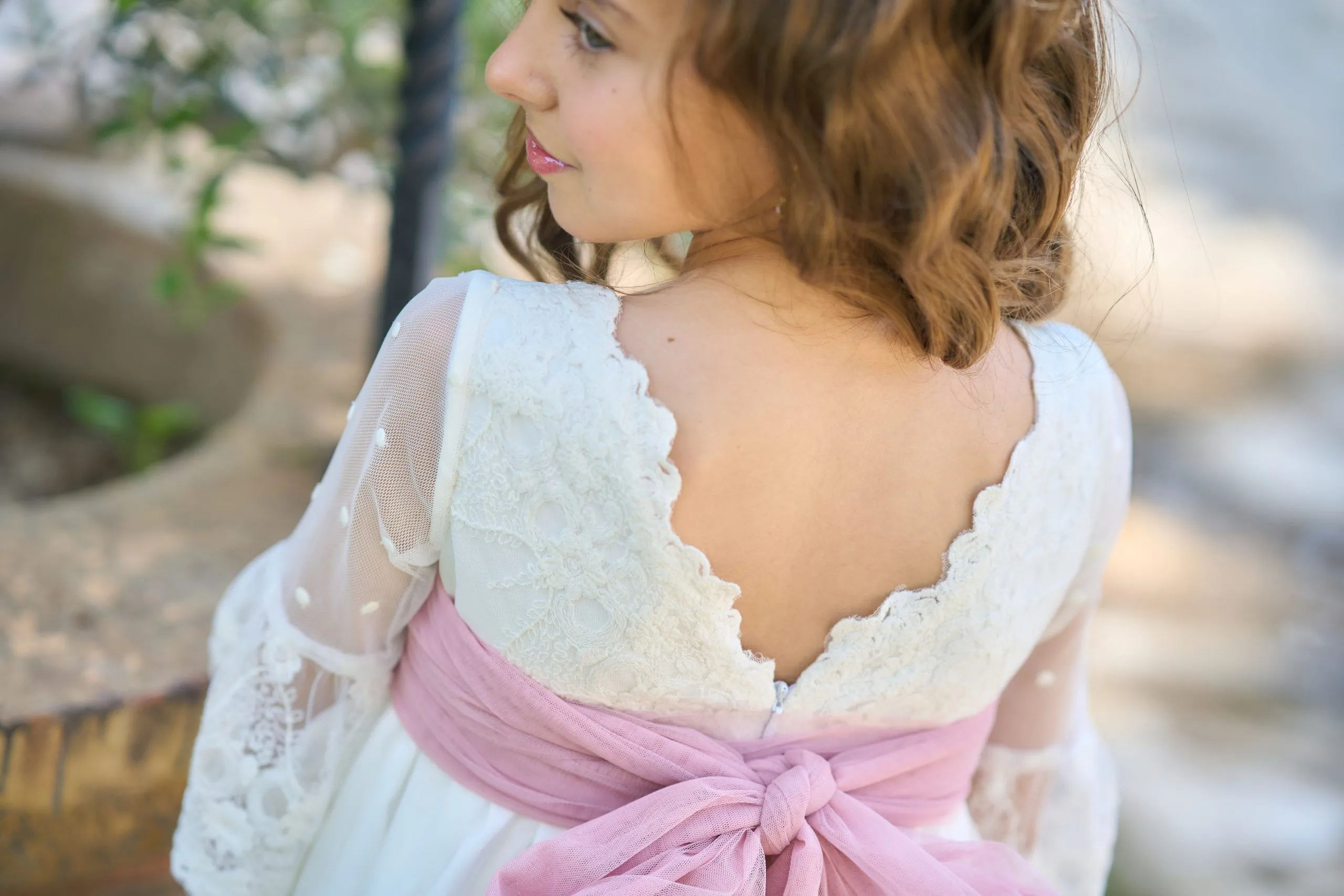 Vestido niña tul beige volante