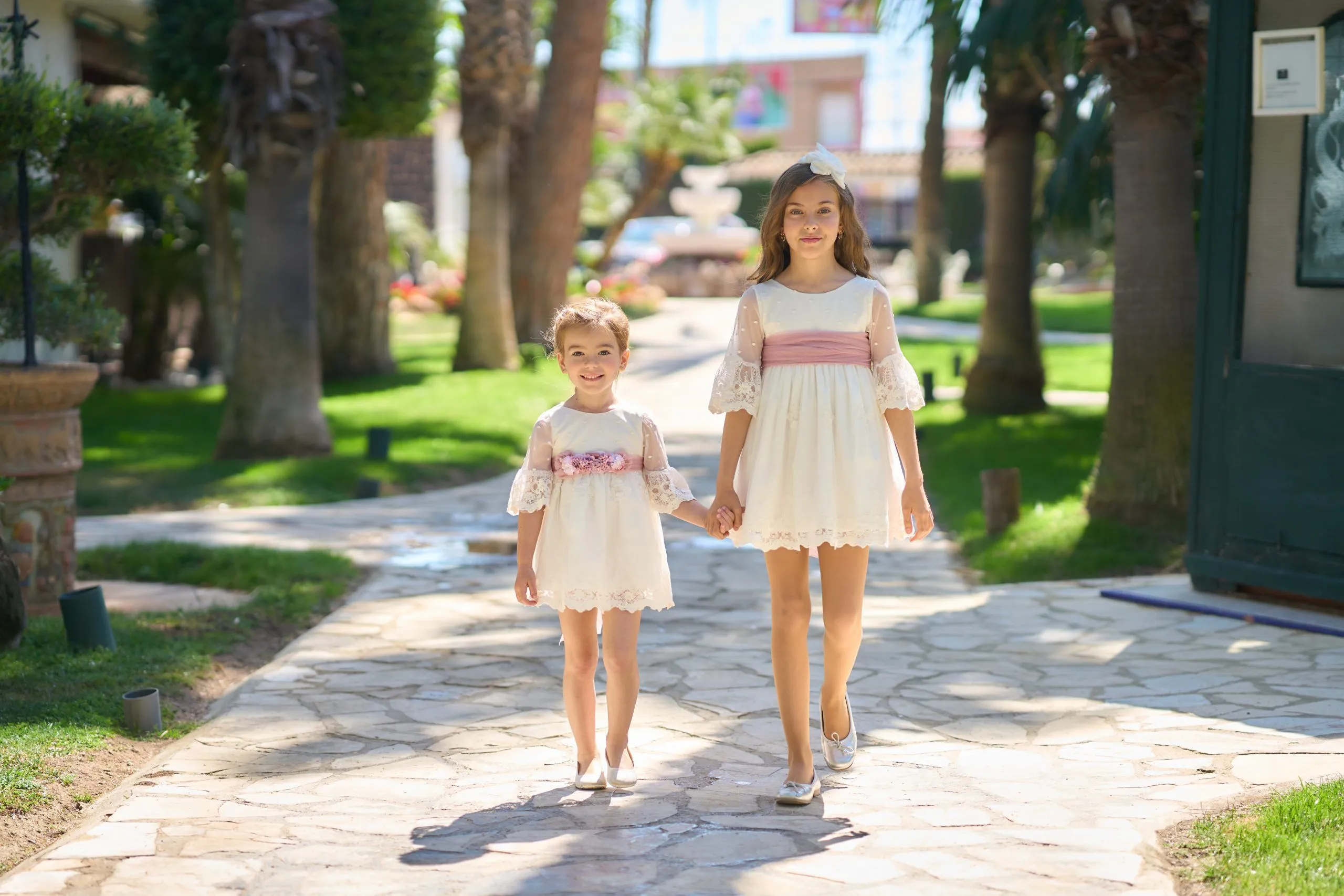 Vestido niña tul beige volante